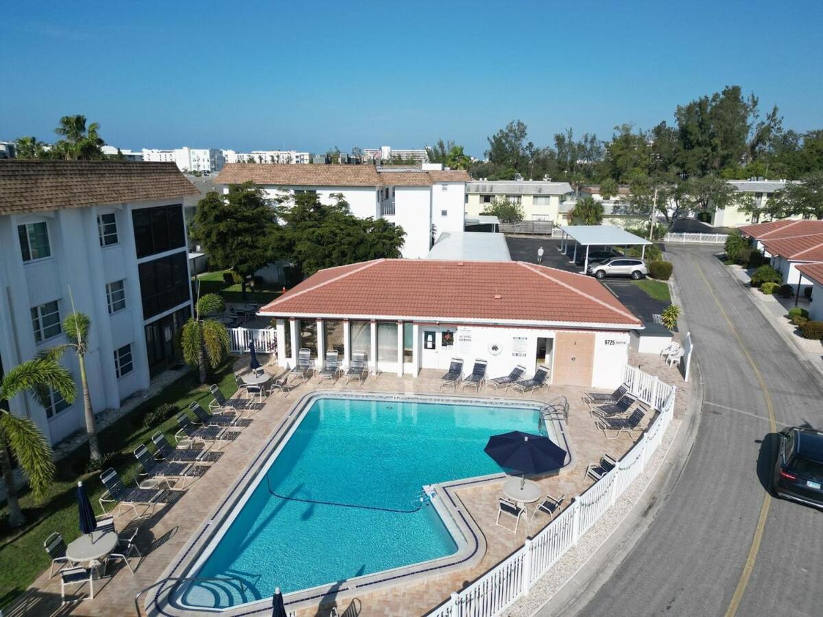 2 Bed 2 Bath Centrally Located On Siesta Key Sarasota Exterior photo